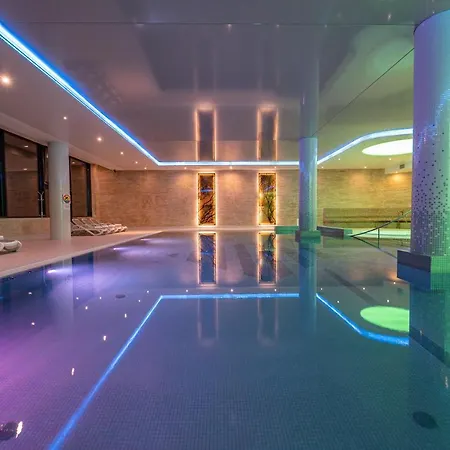 Vestina Wellness & 3*