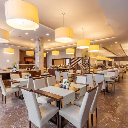 Vestina Wellness & Spa Hotel 3*