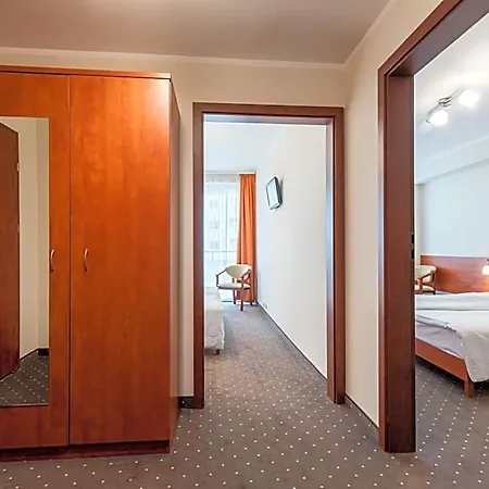 Vestina Wellness & 3*