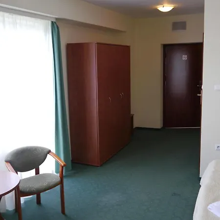 Vestina Wellness & 3*